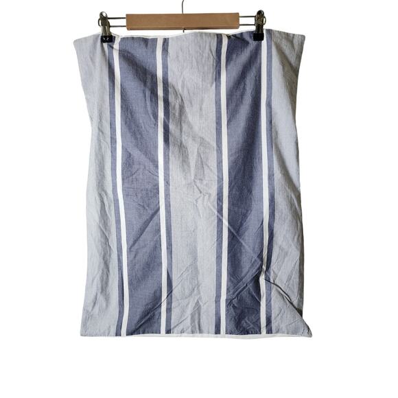 POTTERY BARN KIDS Yarn Dye Blue Nautical Striped STANDARD Pillow Shams Set of 2 - Picture 1 of 8